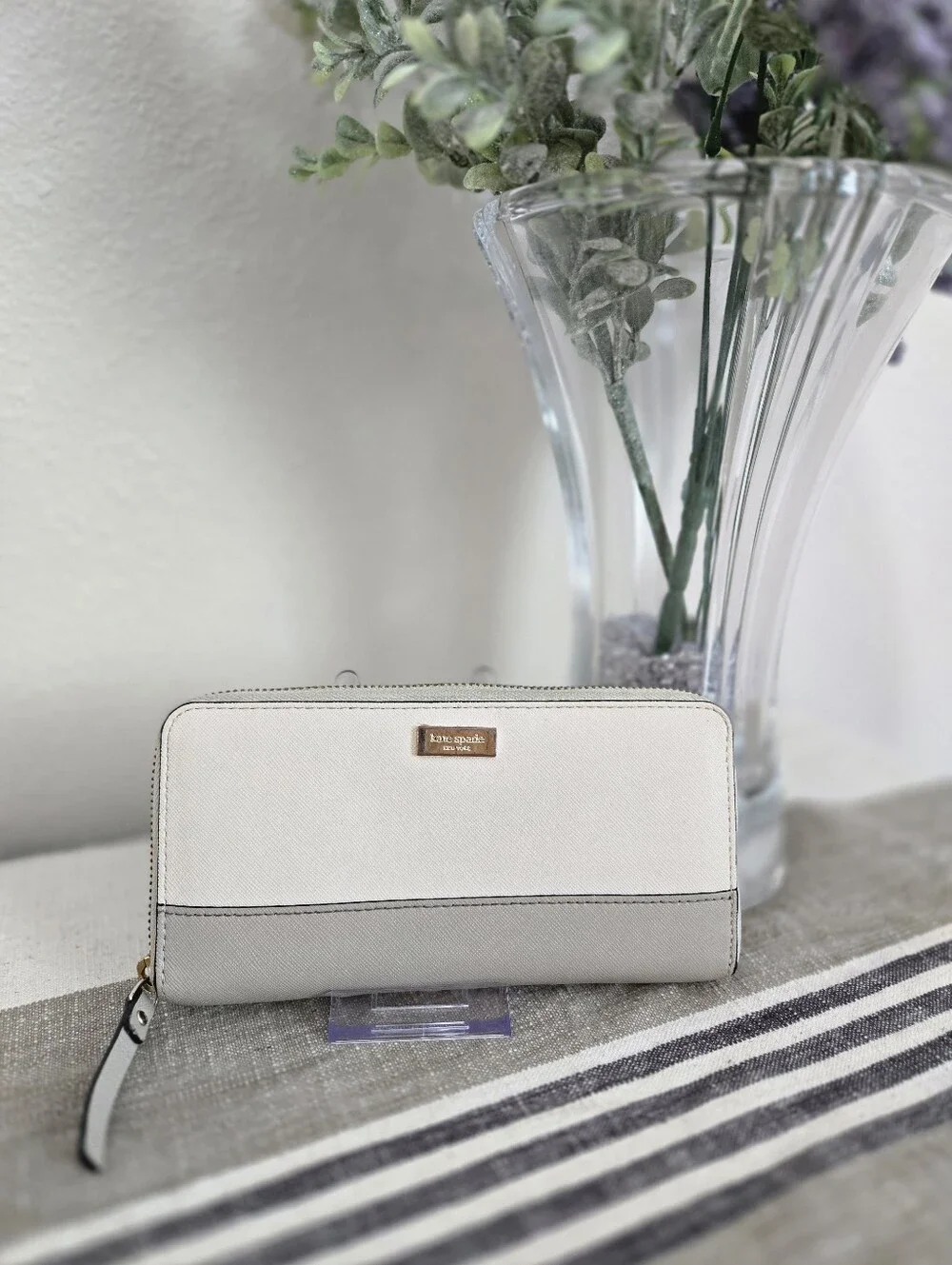 Kate Spade Two-Tone Cream & Light Gray Zip Wallet